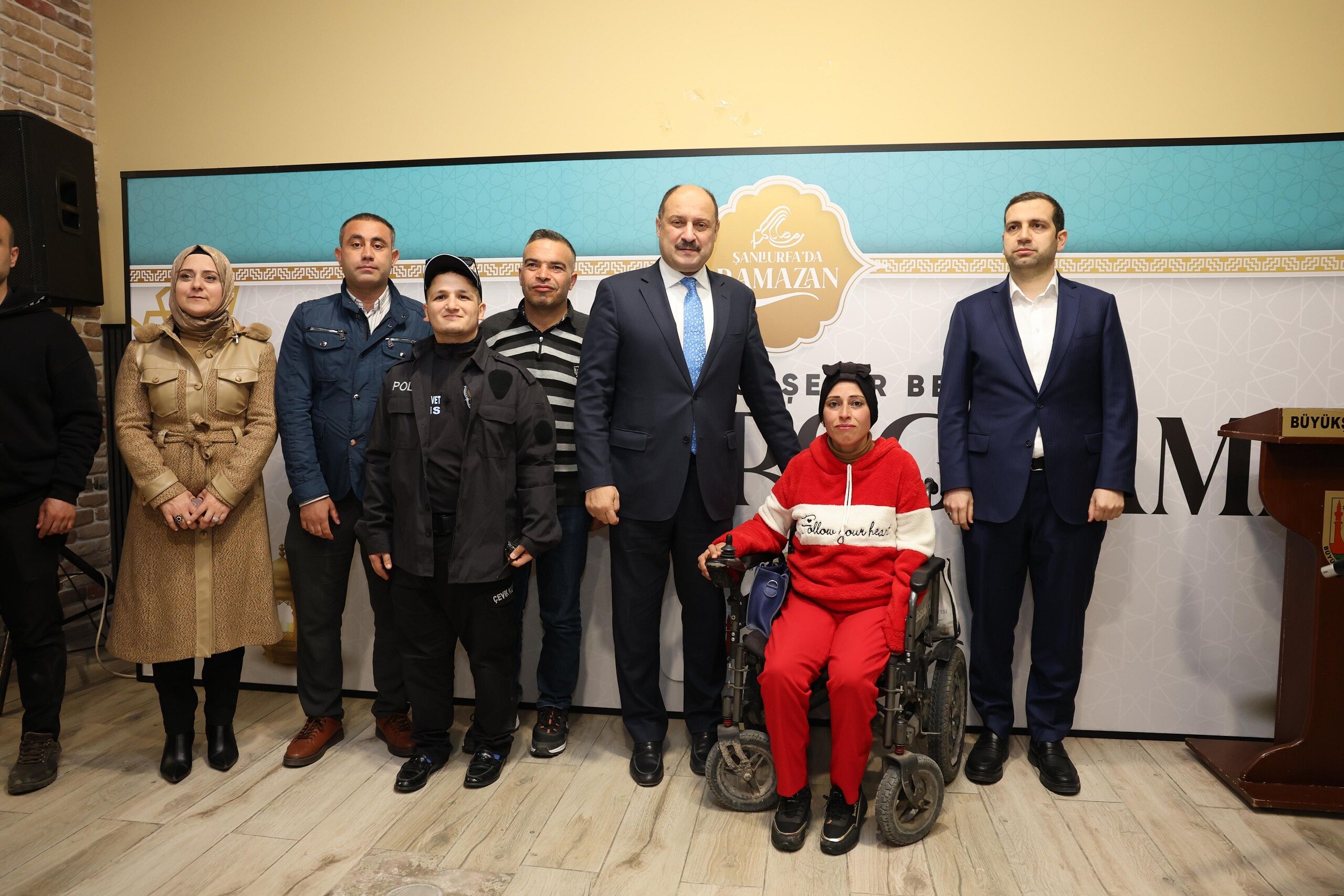 Başkan Gülpinar, Engelli̇ Bi̇reylerle Gönül Sofrasinda (6)