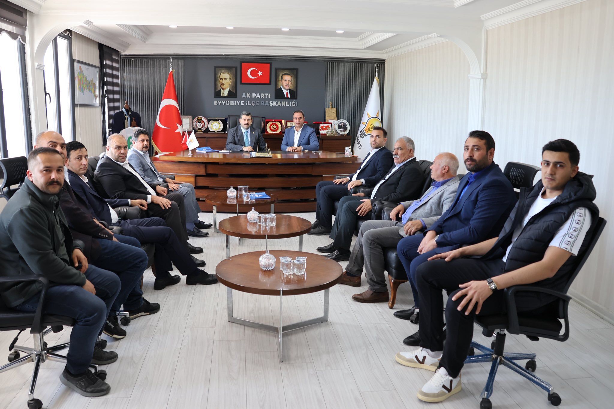 İ2