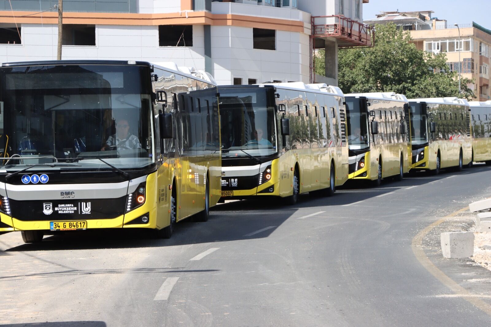 Büyükşehi̇r, Ulaşim Fi̇losunu 50 Otobüsle Büyütüyor (8)