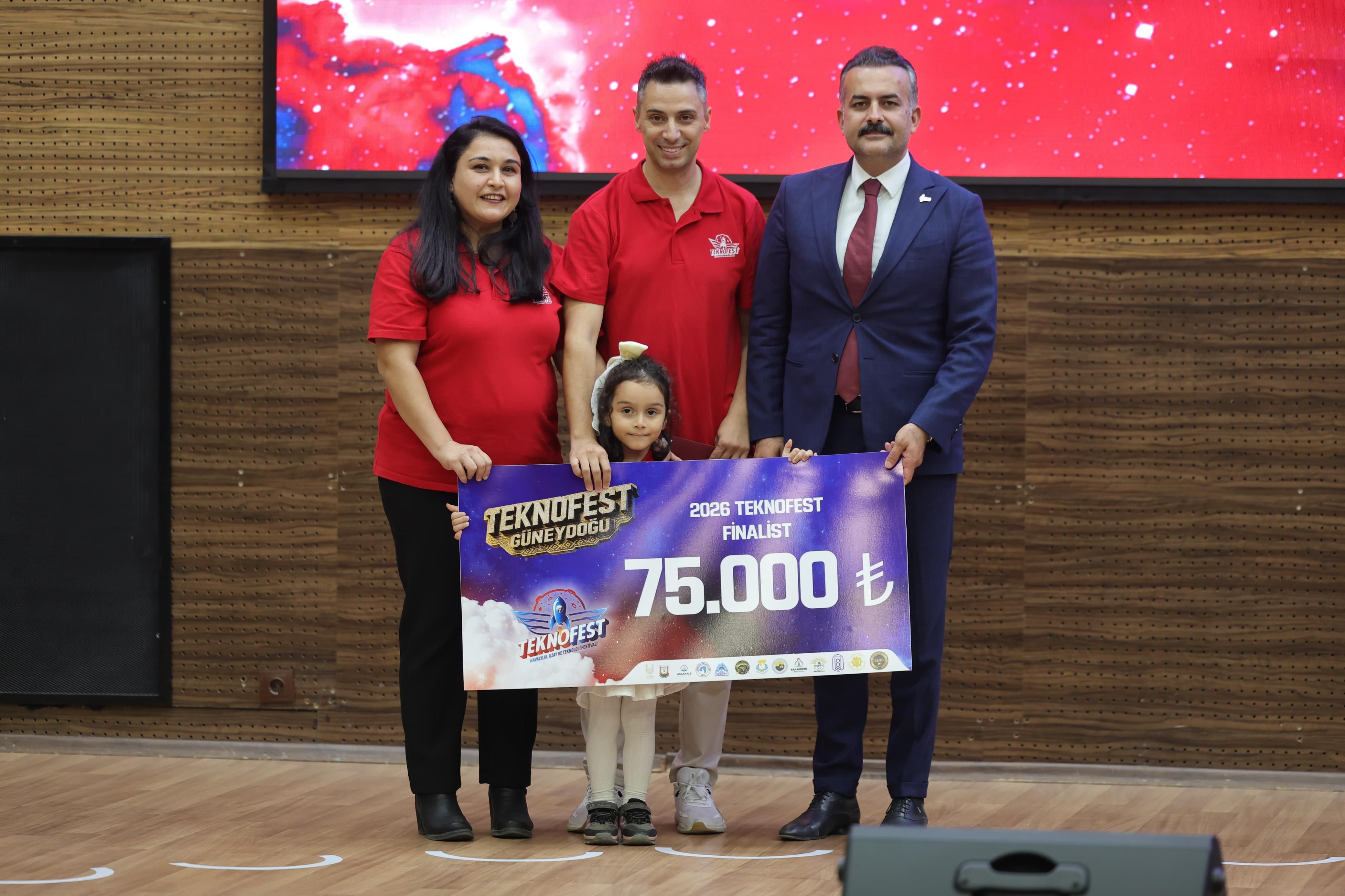 Başkan Gülpinar “Gençleri̇mi̇zi̇n Bi̇li̇m Ve Teknoloji̇de Önünü Açiyoruz” (4)