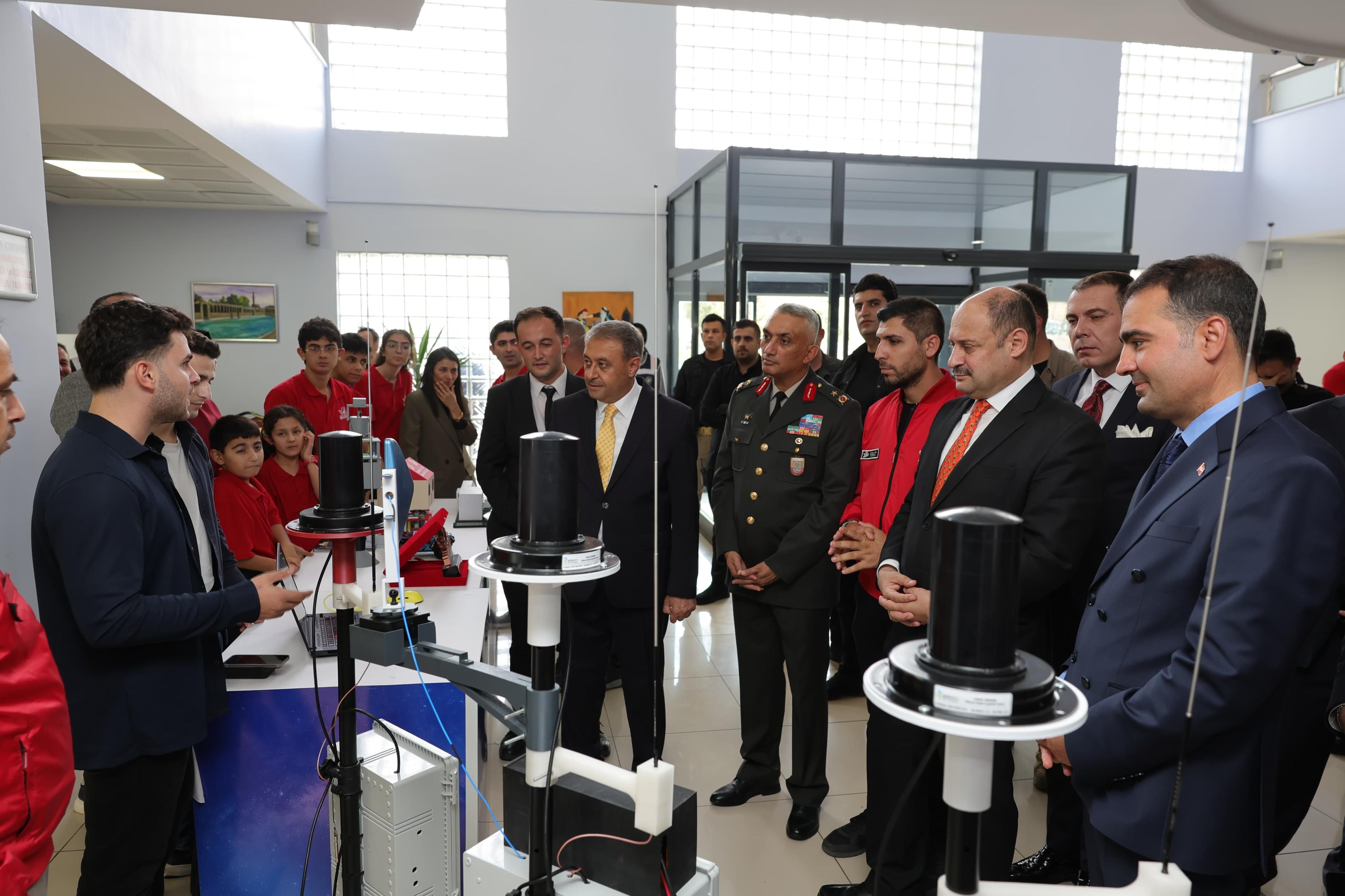 Başkan Gülpinar “Gençleri̇mi̇zi̇n Bi̇li̇m Ve Teknoloji̇de Önünü Açiyoruz” (6)